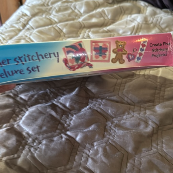 Beginner stitchery set - Picture 4 of 4